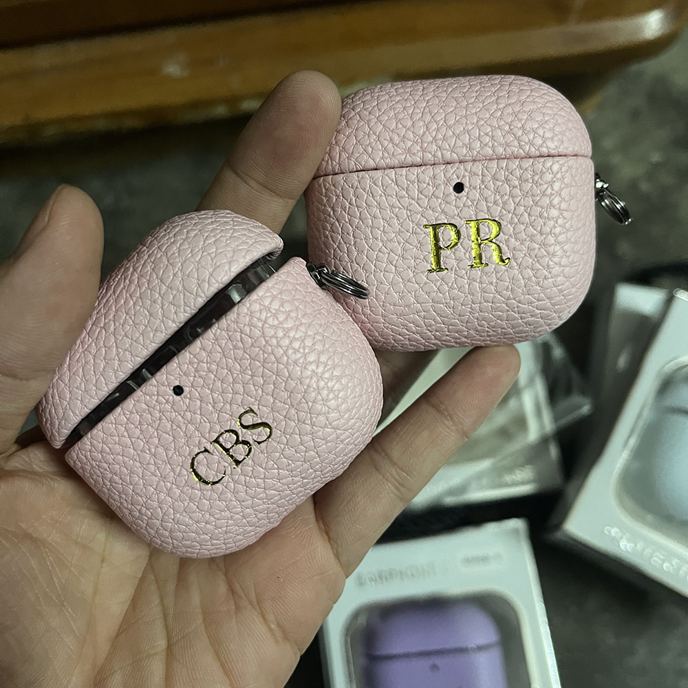 이니셜을 새겨 넣어 개인 맞춤형으로 제작할 수 있는 에 - Monogram Keychain Leather 리뷰 및 가격
